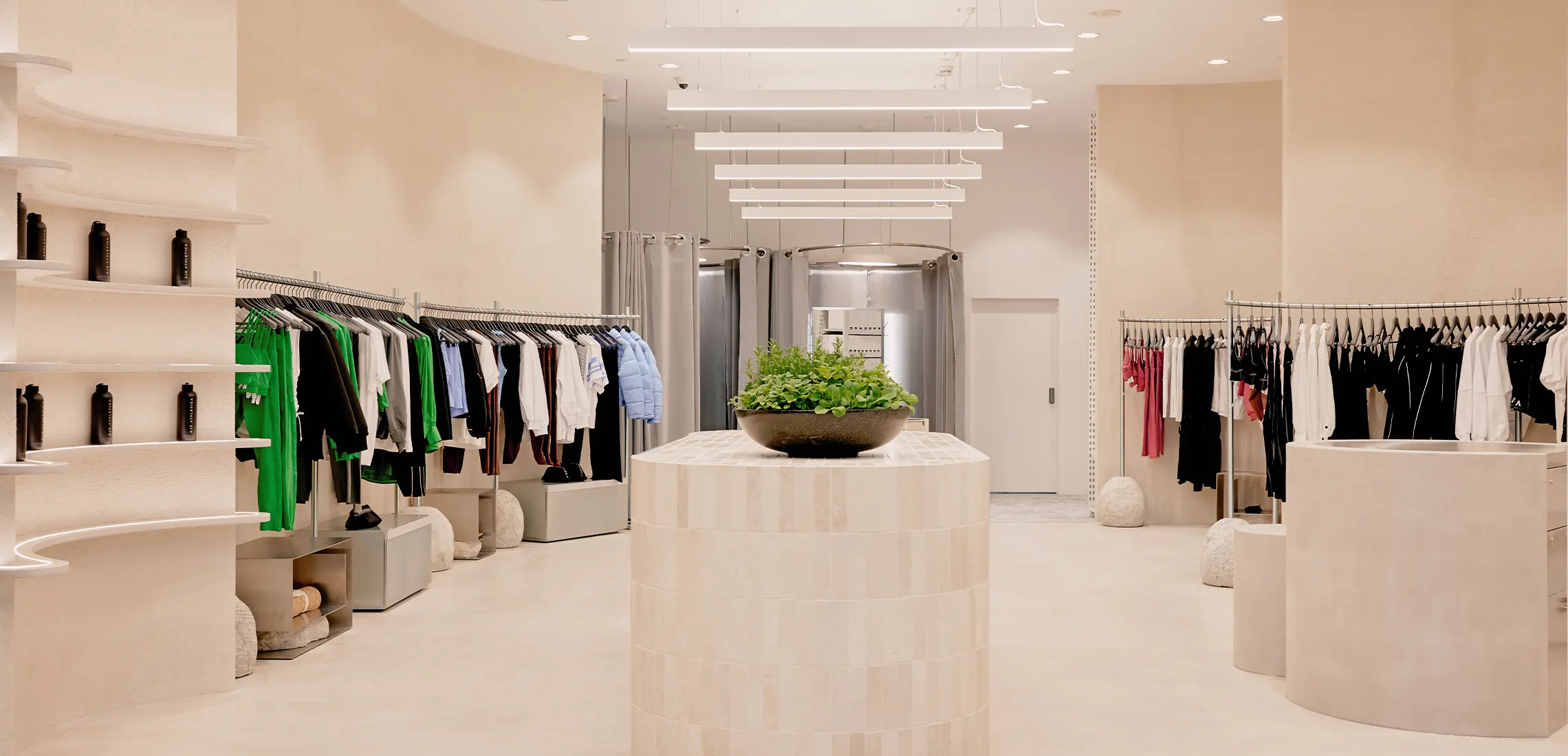 New Fashion Stores: Navigating the Trendy Terrain